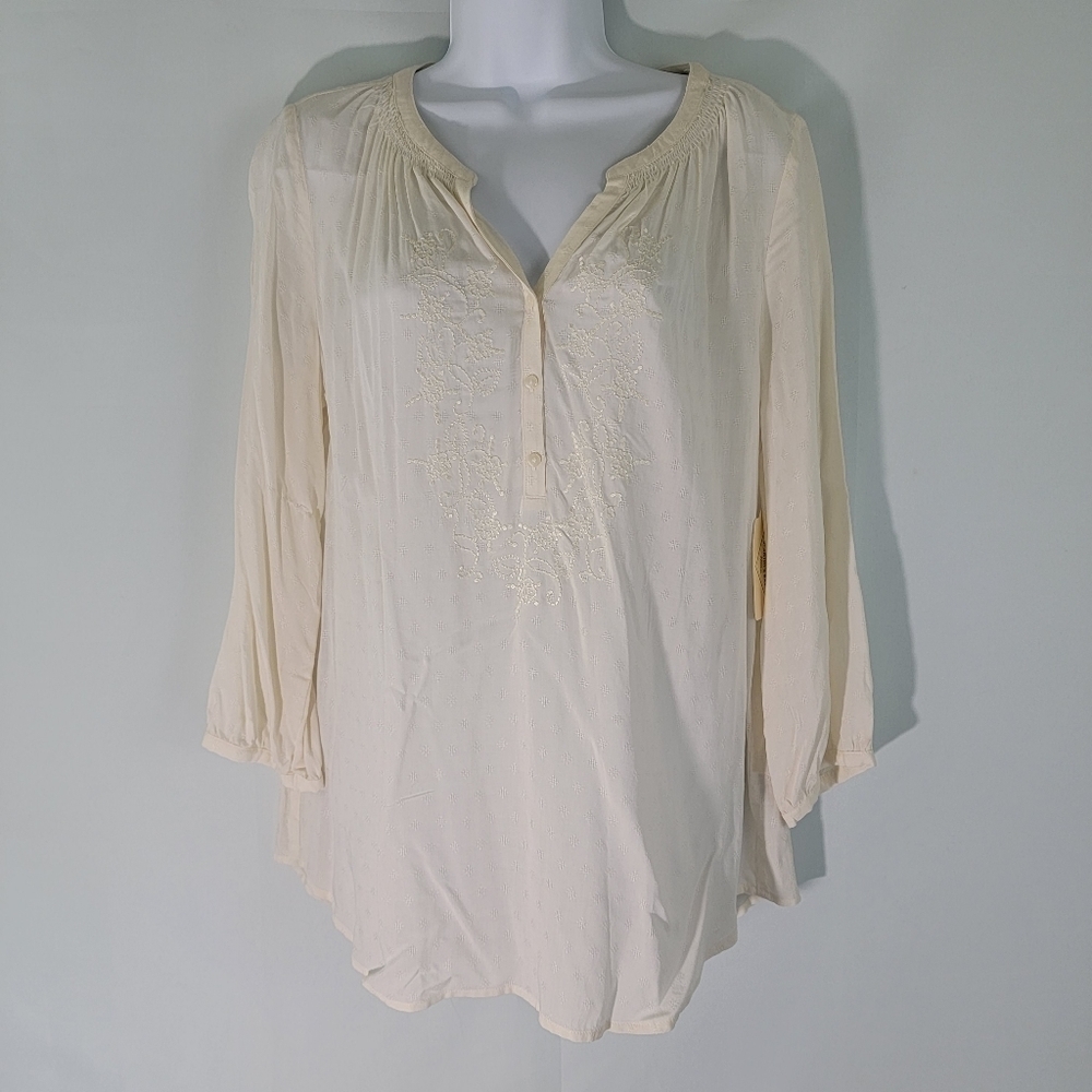 NWT St. JOHN'S BAY Ivory Button Long Sleeve Floral Embroidery Top Size M Soft